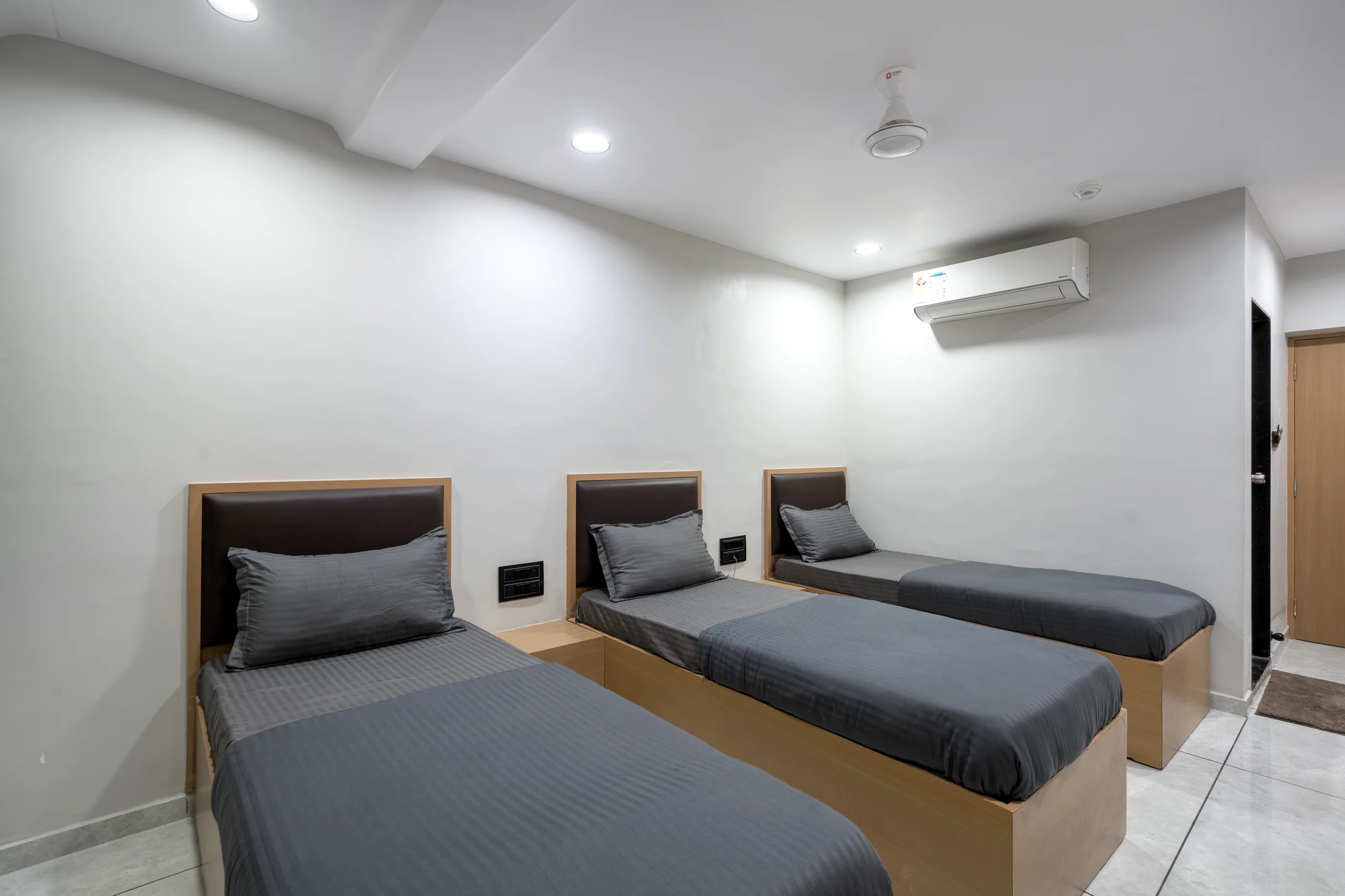 5 Sharing Club Room at Luxora Boys PG 1